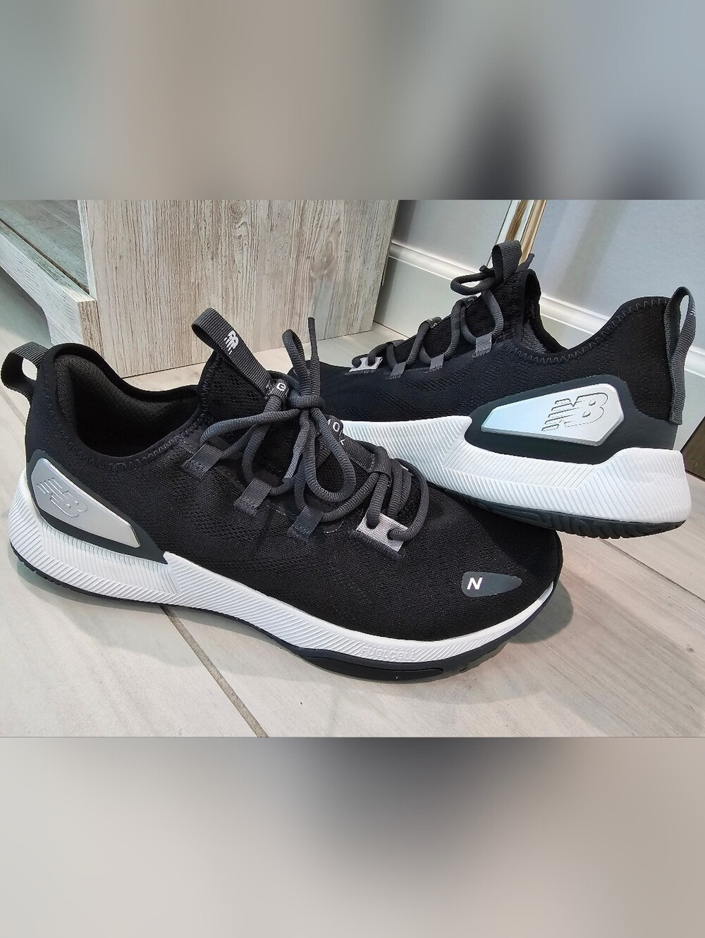 New Balance Fuelcell 100 Mens Black and White Athletic Shoes Size 13 New